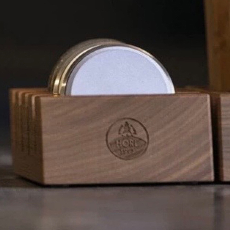 Base per mole in legno di noce Horl: proposta 3
